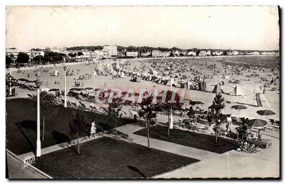 CPM Royan La Plage et Les Jardins De La Promenade Botton