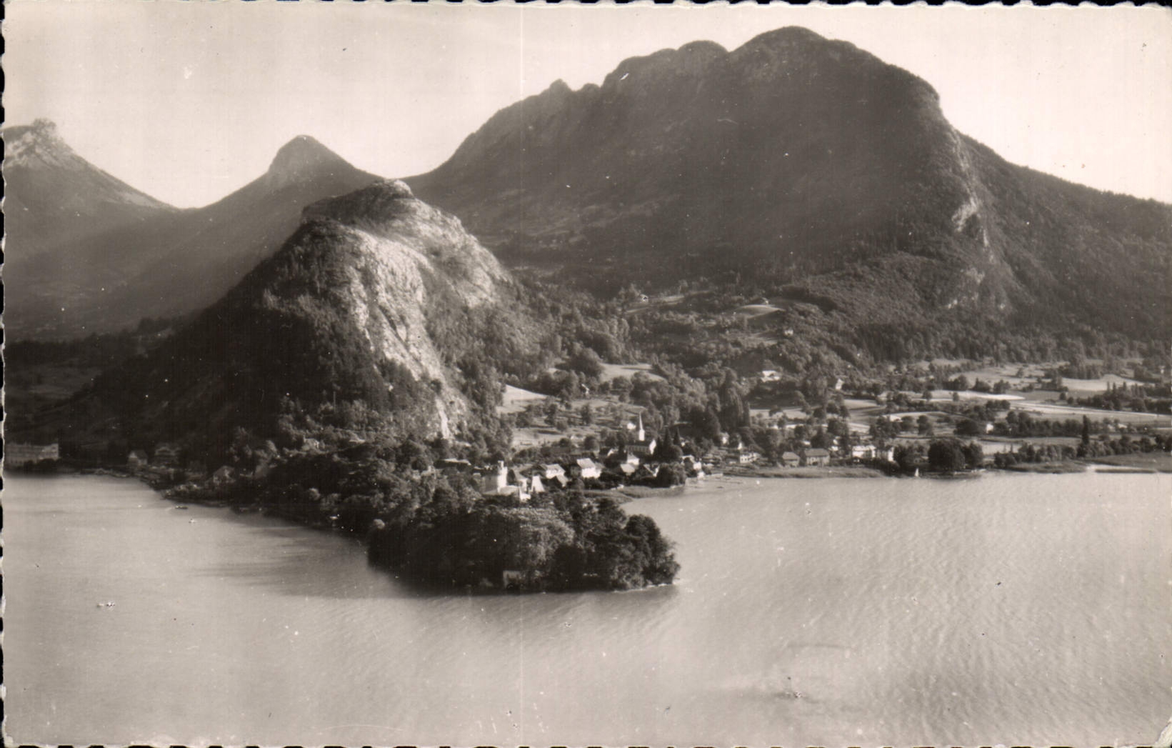 See Annecy — Presqu'île de Duingt — Luftaufnahmen von J. Cellard