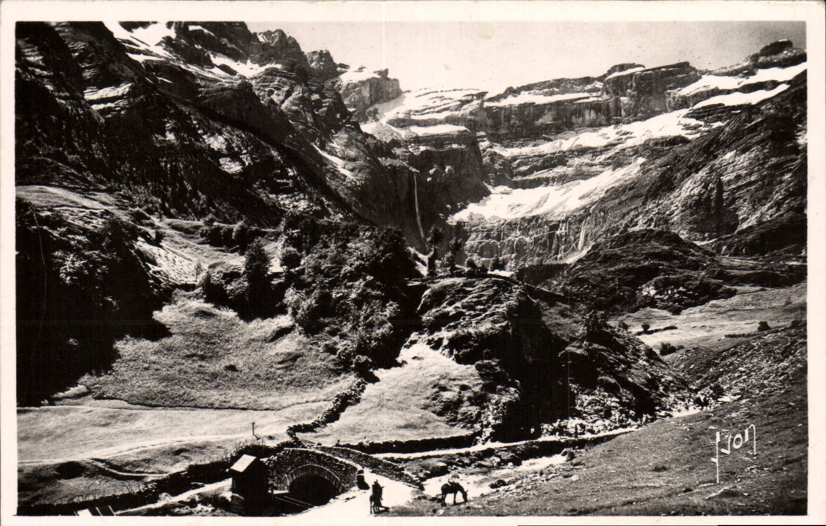 Cirque de Gavarnie — La route et le pont Nadau — Les Editions d'Art, Paris