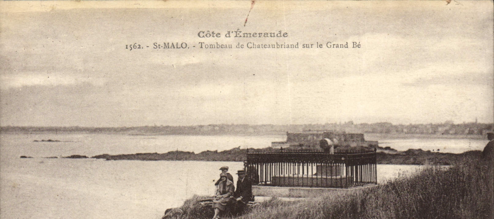 Côte d'Émeraude — Tombeau de Chateaubriand sur le Grand Bé — St-Malo