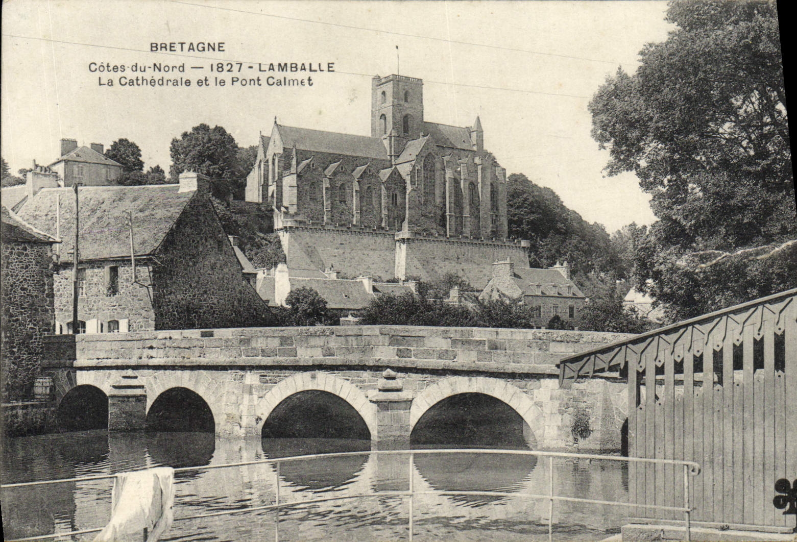 CPA Lamballe la cathedrale et le pont Calmet 