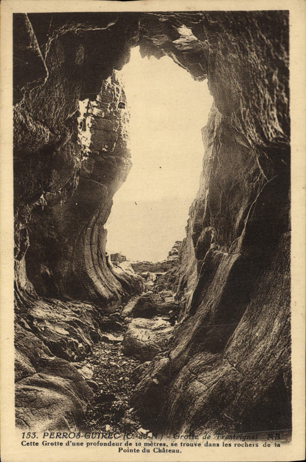 Grotte de Trestignel à Perros-Guirec (Côtes-d'Armor) — vue intérieure — n° 153
