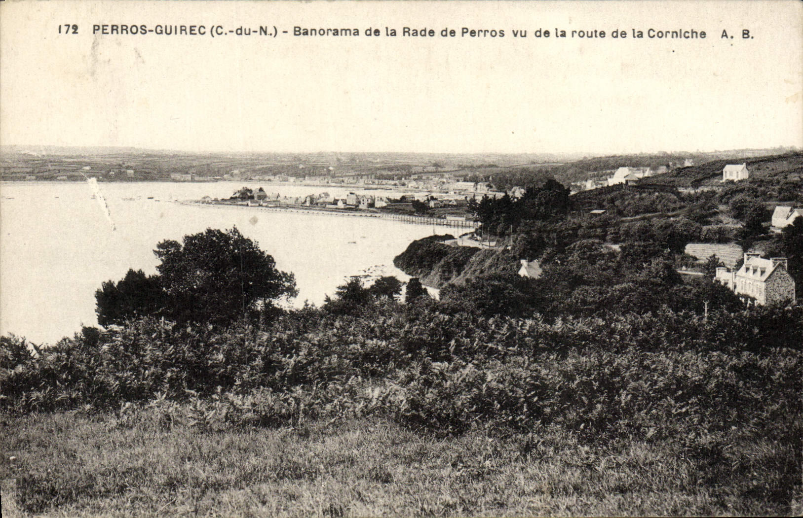 Perros-Guirec (C.-du-N.) — Banorama de la Rade de Perros vu de la route de la Corniche — A. B.