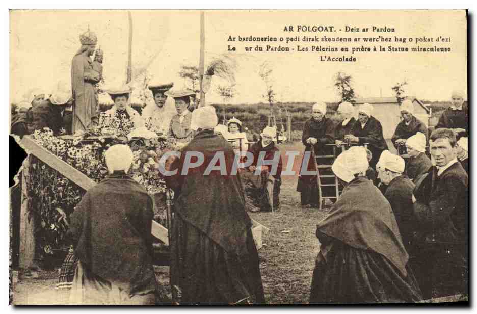 CPA Ar Folgoat Deiz ar Pardon Folklore Les pelerins en priere