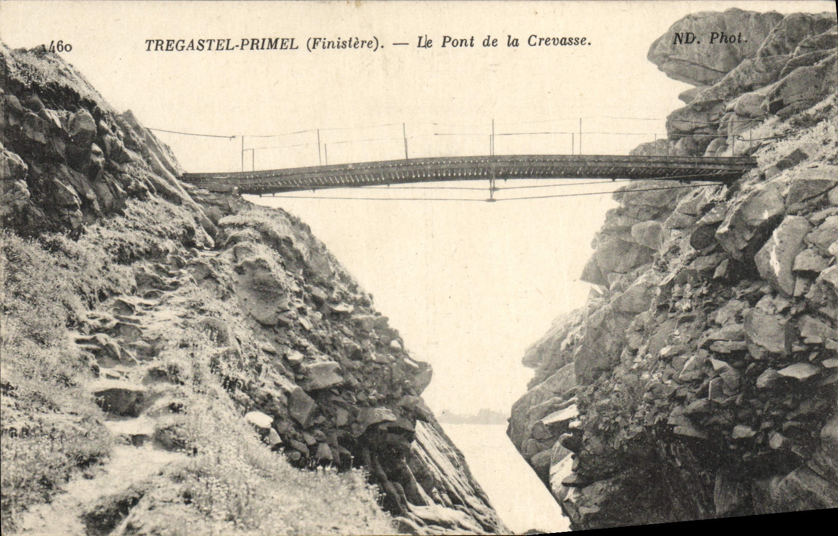 TREGASTEL-PRIMEL (Finistère) — Le Pont de la Crevasse — ND. Phot.