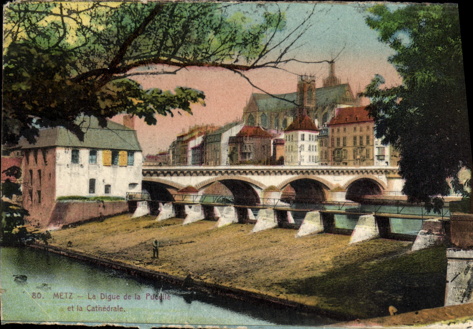 CPA Metz Le Digue de la Pucelle et la Cathedrale