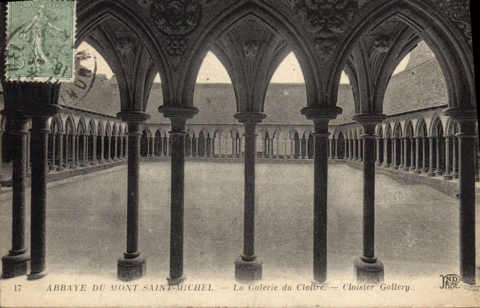 Abbaye du Mont-Saint-Michel — La Galerie du Cloître — NDHOT.