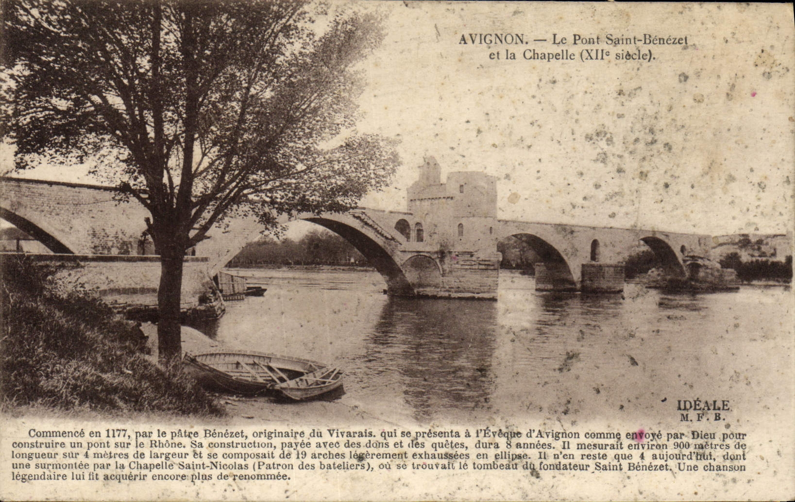 CPA Avignon Le Pont Saint Benezet et la Chapelle