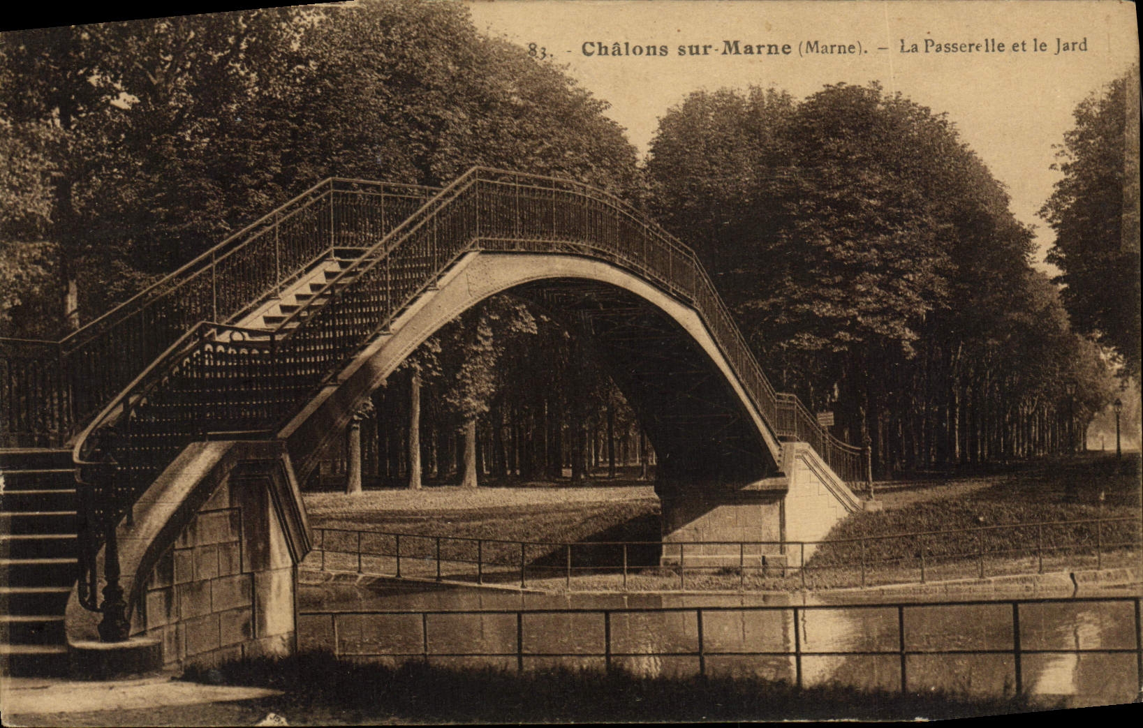Châlons-sur-Marne (Marne) — La Passerelle et le Jard — éditeur Bourgogne Frères, n°83