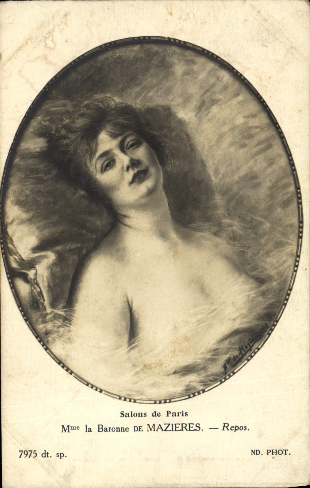 CPA Mme la Baronne De Mazieres Repos Salons de Paris