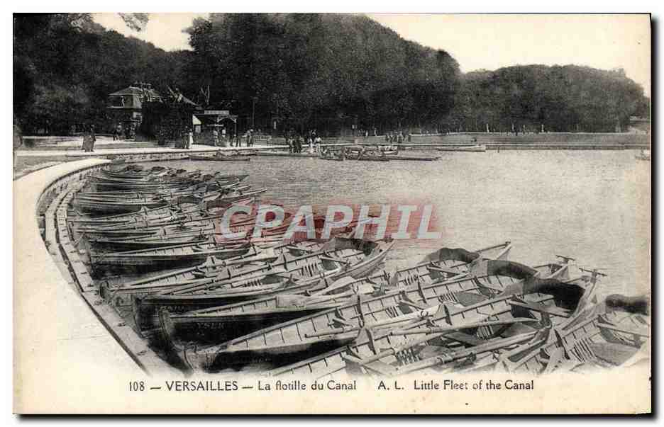 CPA Versailles La Flotille Du Canal Bateaux