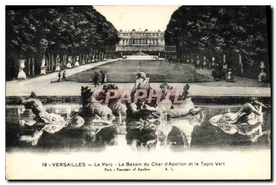 CPA Versailles Le Parc Le Bassin du char d'Apollon et le Tapis vert