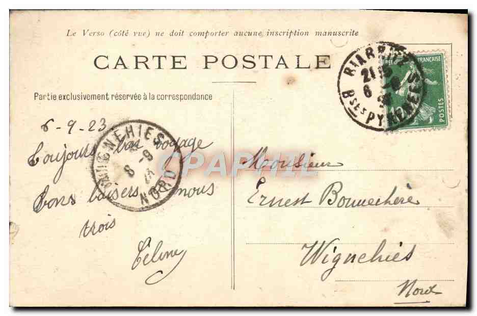CPA Biarritz Rocher en Mer a la Plage — Verso