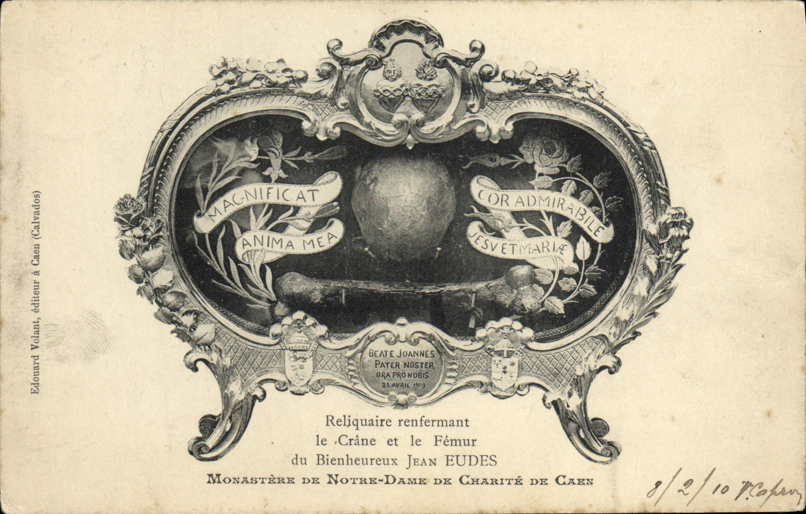 CPA Monastere de Notre dame de Charite a Caen Reliquaire renfermant le crane et le femur du bienheureux Jean Eudes
