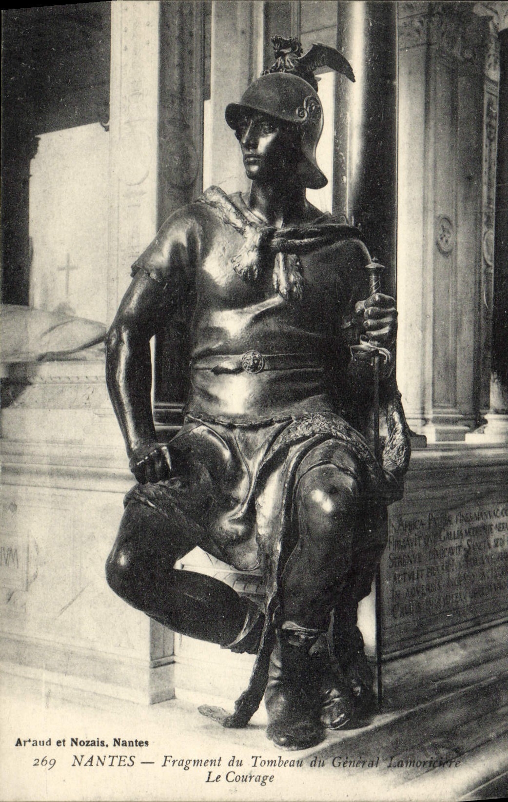 CPA Nantes Fragment Du Tombeau Du General Lamoriciere Le courage