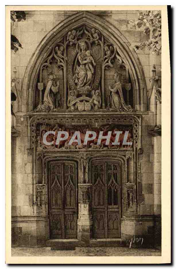 CPA La Douce France Chateaux De La Loire Chateau d'Amboise Porte De La Chapelle Saint Hubert chasse