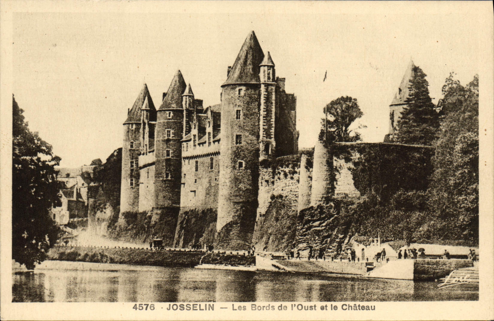 Josselin — Les Bords de l'Oust et le Château — n° 4576