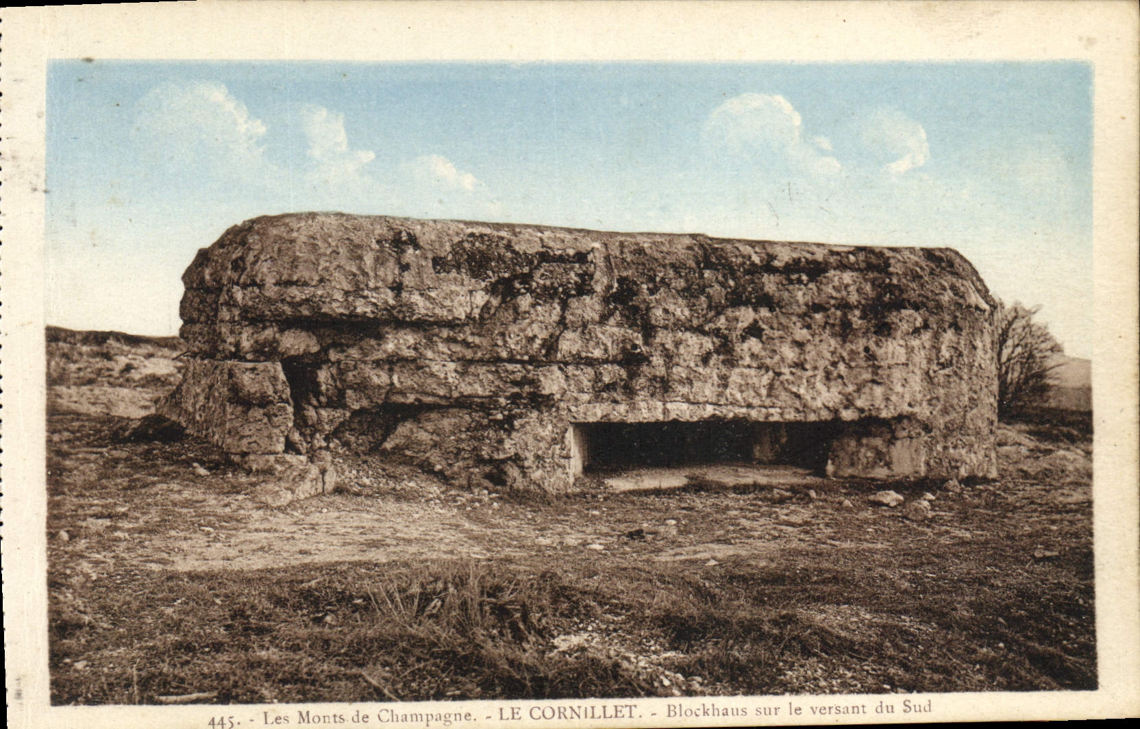 LE CORNILLET — Steinernes Blockhaus auf dem südlichen Hang — Jacques Pretalle, Reims