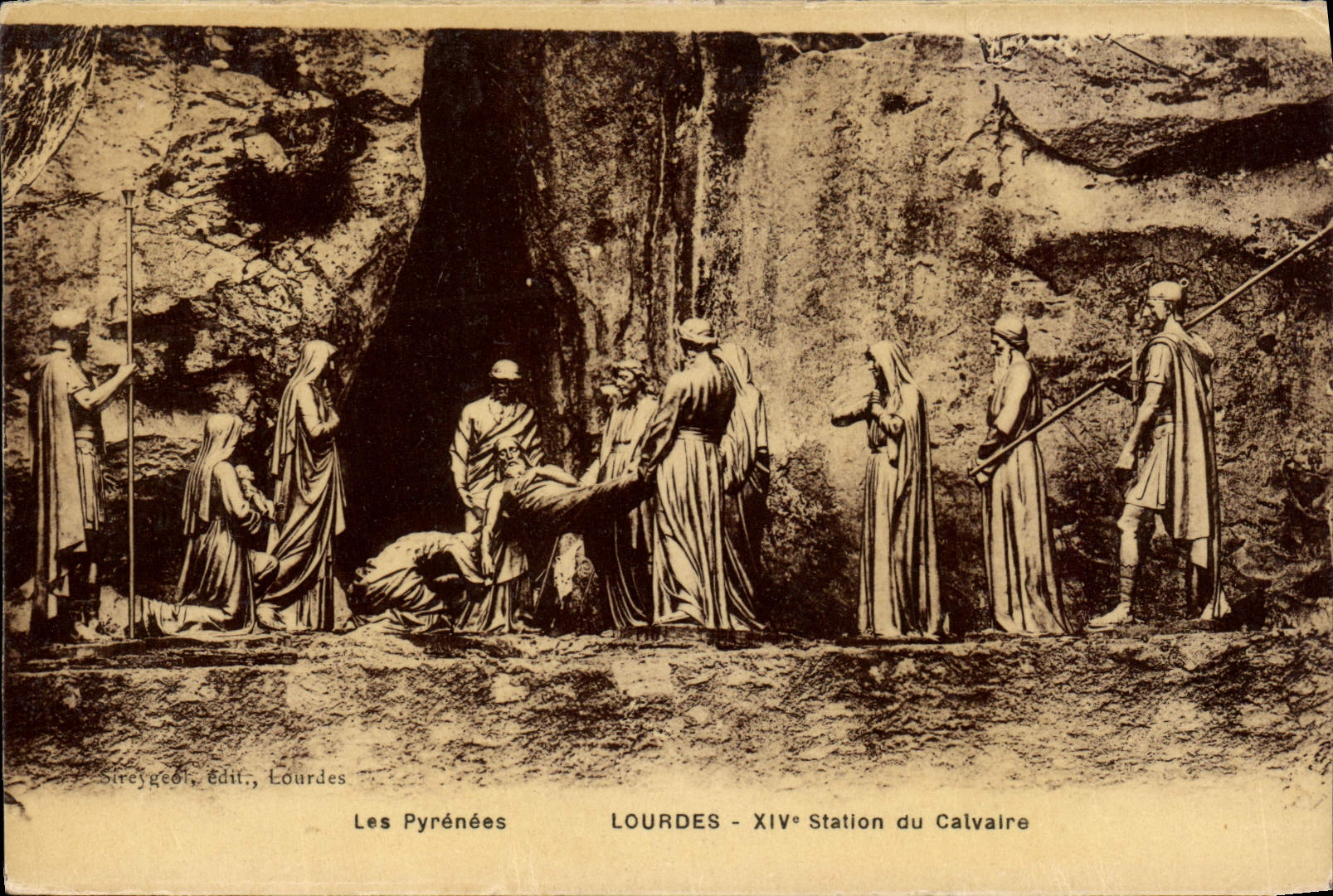 CPA Lourdes 14eme Station Du Calvaire