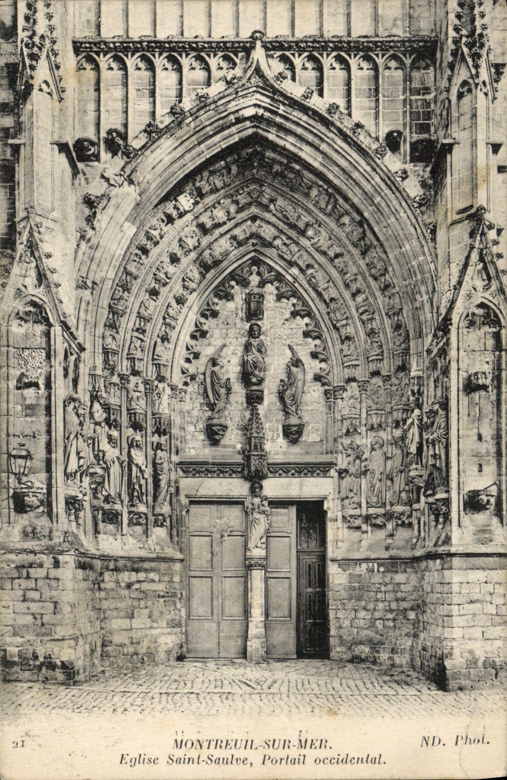Montreuil-sur-Mer — Église Saint-Sauveur, Portail occidental — ND. Phot.