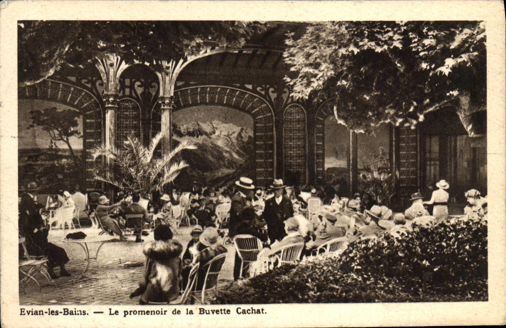 Antike Ansichtskarte Évian-les-Bains Le Promenoir De La Buvette Cachat