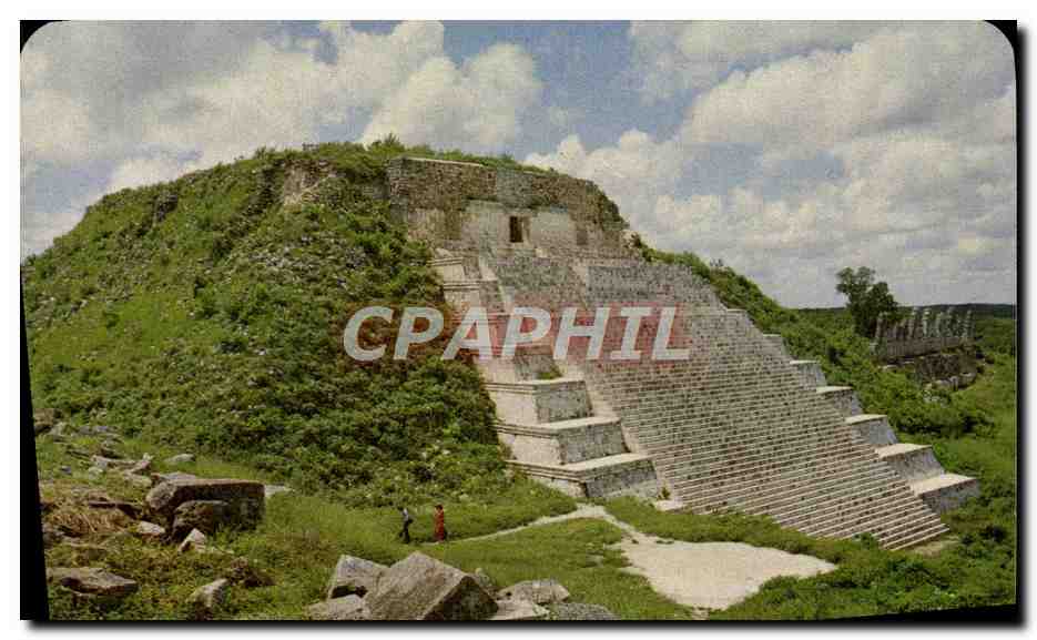 Grand Pirámide — Zona Arqueológica de Uxmal — Distribuidora Turística Peninsular Fizmacolor