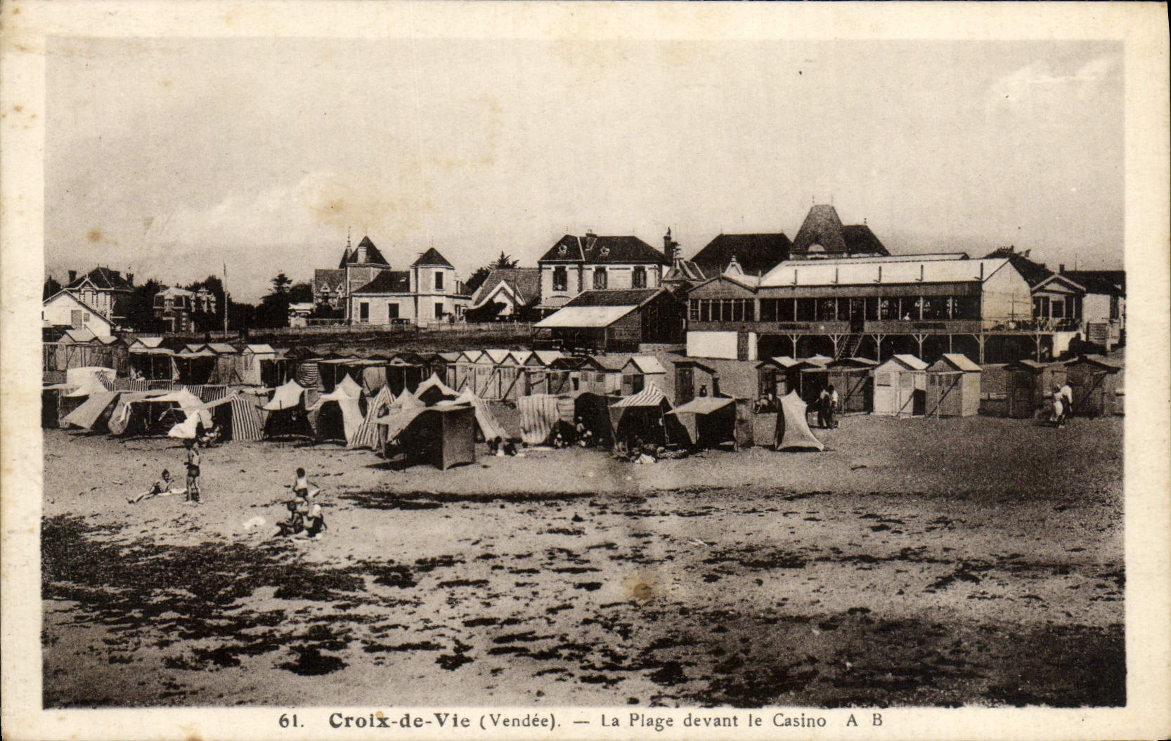 Croix-de-Vie (Vendée) — De Strand voor het Casino — A B