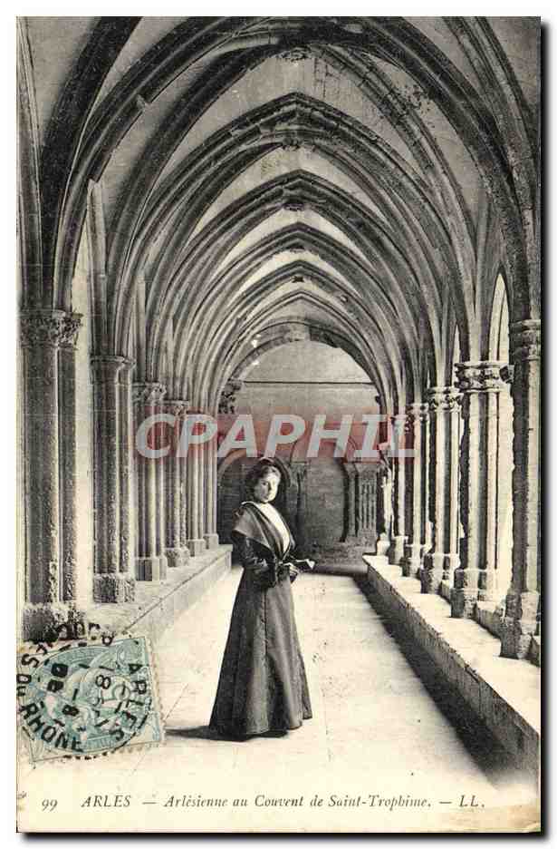 Arles — Arlésienne au Convent de Saint-Trophime — LL, n°99