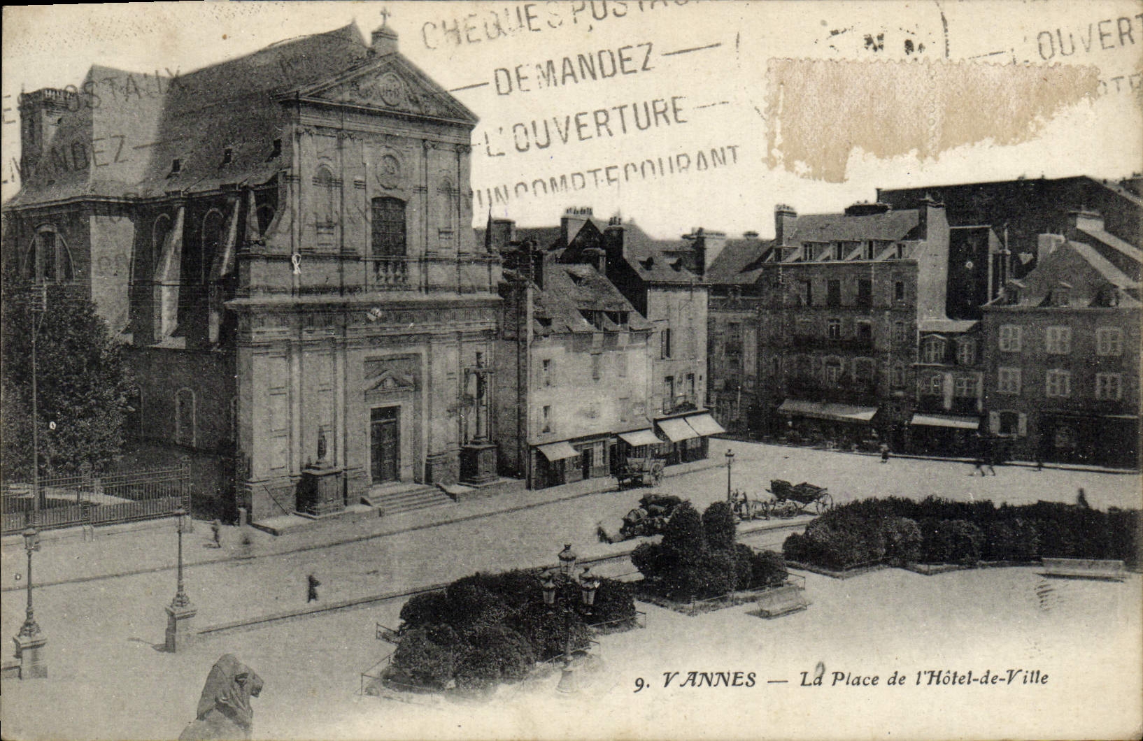 VANNES — La Place de l'Hôtel-de-Ville — éditeur inconnu, n° 9