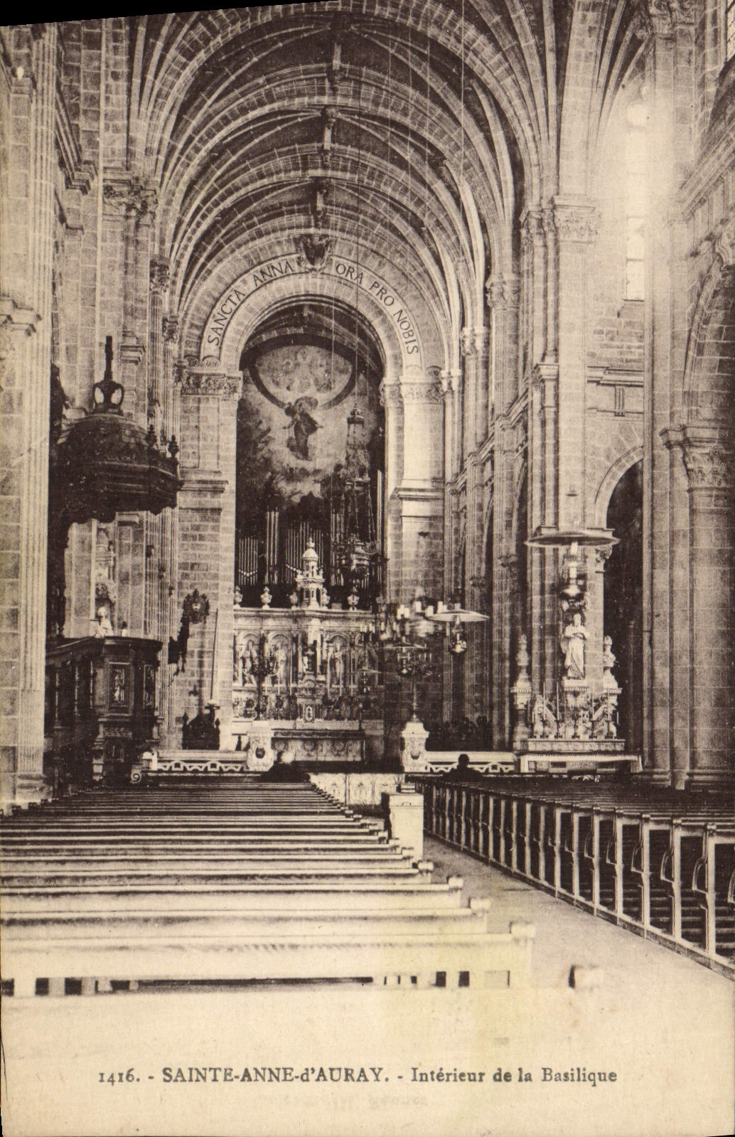CPA Sainte Anne D'Auray Interieur de la Basilique Orgue
