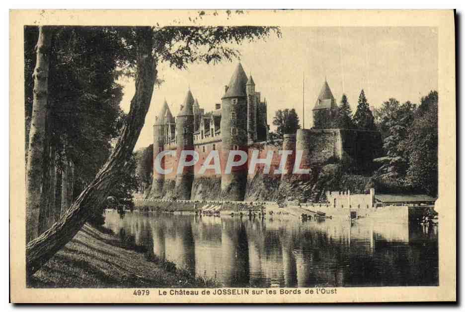 Le Château de JOSSELIN sur les Bords de l'Oust — éditeur CPAPHIL, n° 4979