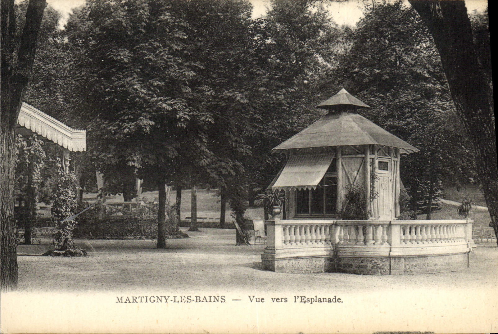 CPA Martigny Les Bains Vue Vers L'Esplanade