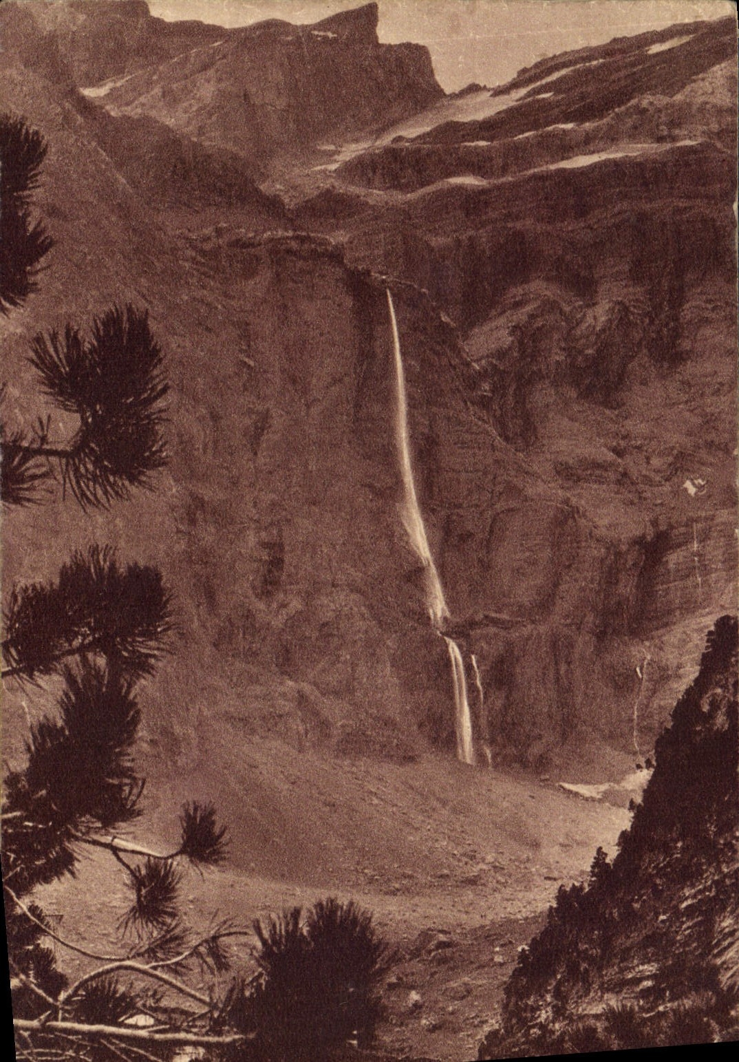 CPA Gavarnie Au Cirque La Grande Cascade