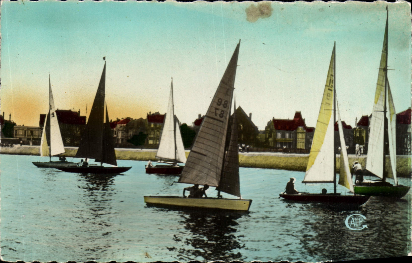 Deauville (La Plage Fleurie) — Les régates — Édition de Luxe Galf