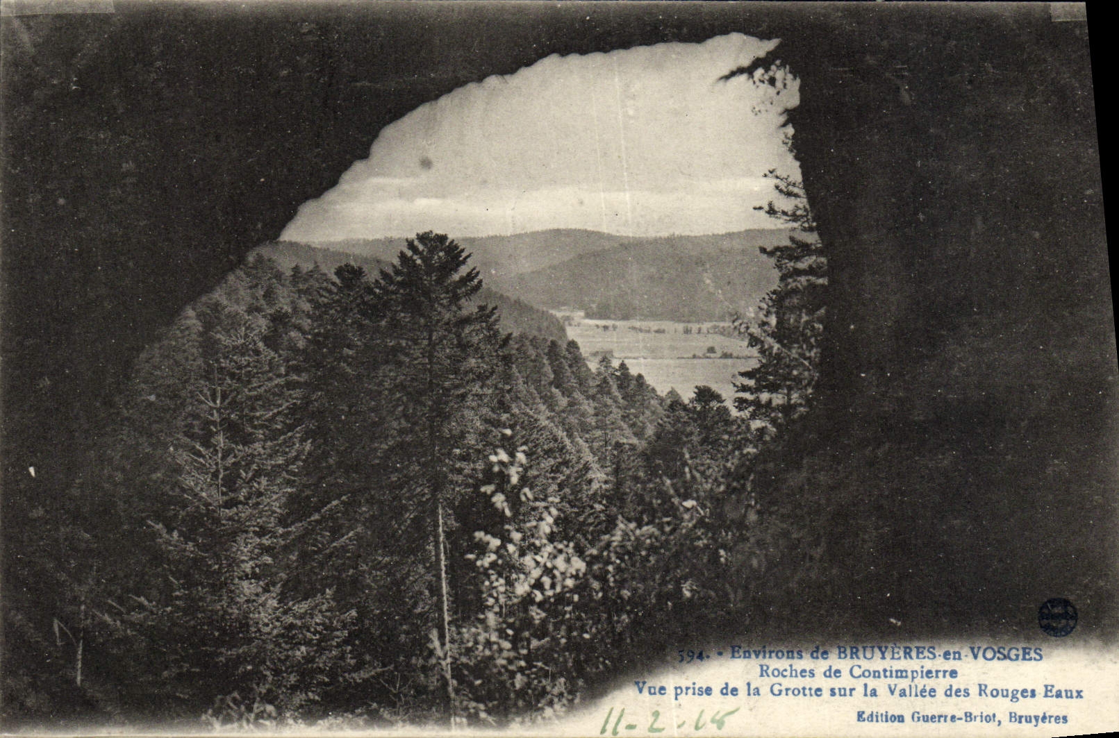 Environs de Bruyères-en-Vosges — Vue prise de la Grotte sur la Vallée des Rouges Eaux — Édition Guerre-Briot, Bruyères
