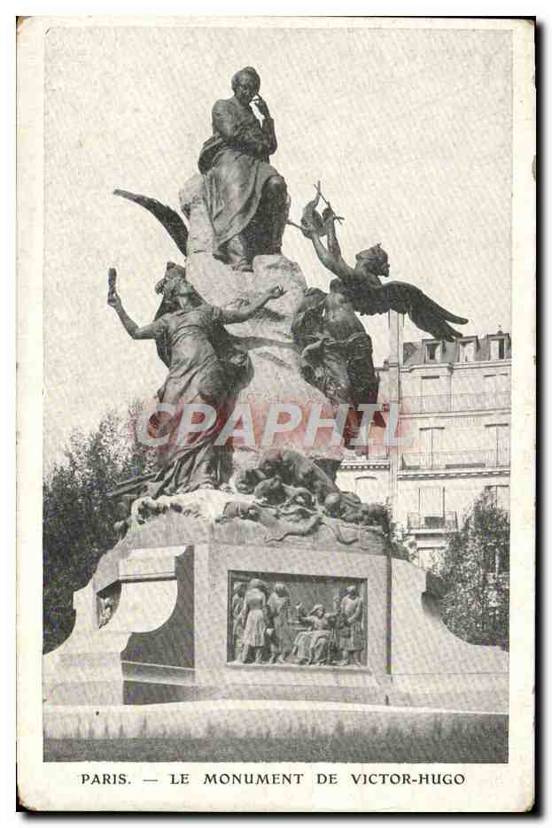 CPA Paris Le Monument De Victor Hugo