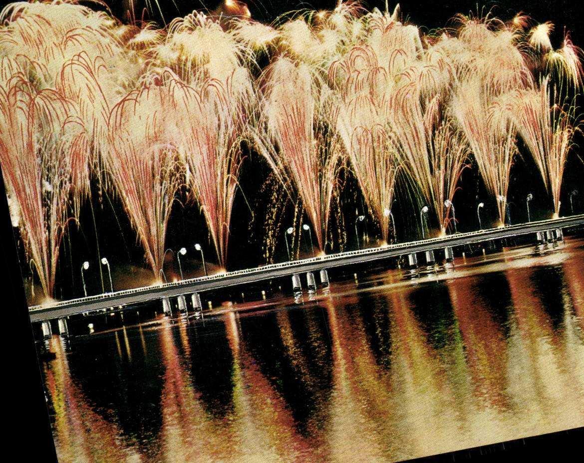 CPM Bordeaux Feu d'artifice sur le nouveau Pont Saint Jean