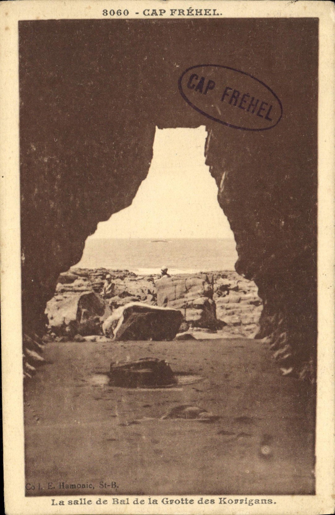 Cap Fréhel — La salle de bal de la grotte des Korrigans — Co L. E. Hamonic, St-B.
