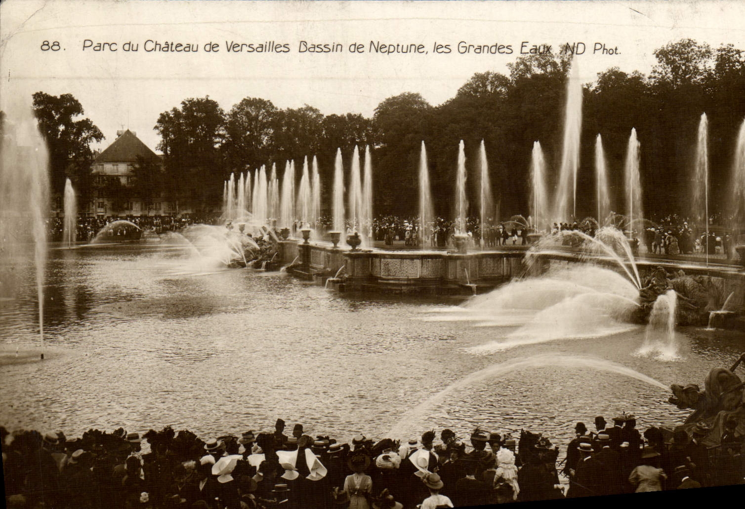 Parc du Château de Versailles — Bassin de Neptune, les Grandes Eaux — ND Phot. n°88
