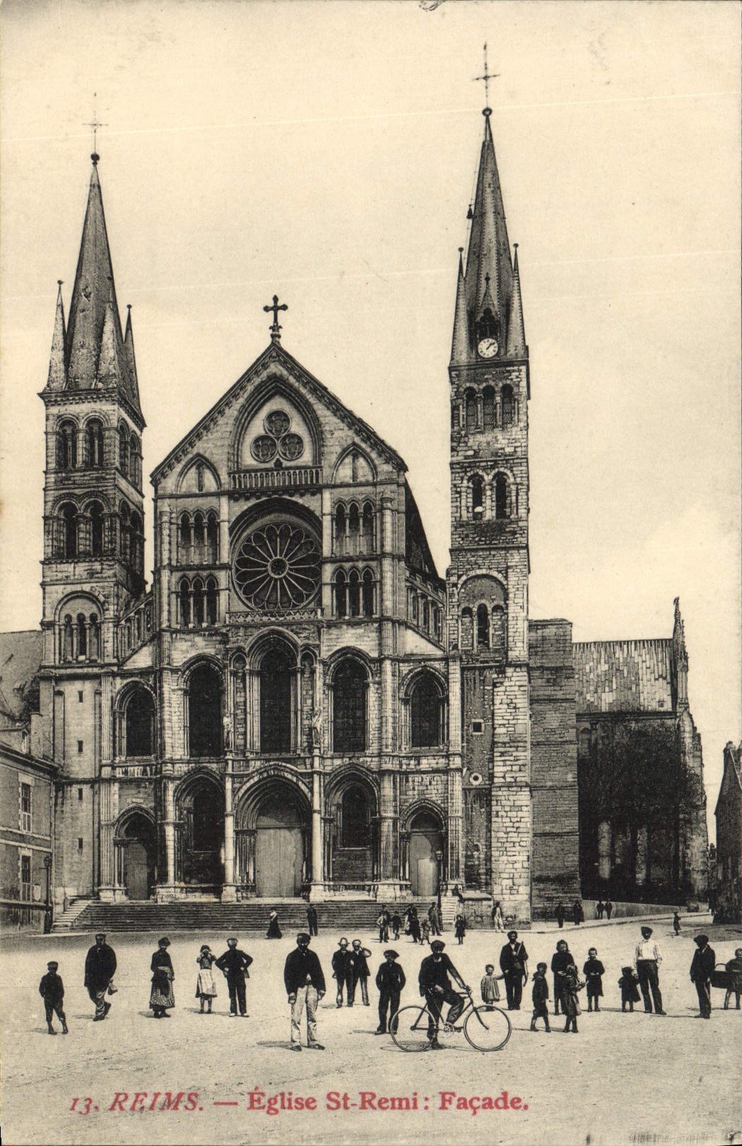 Reims — Église St-Remi : Façade.