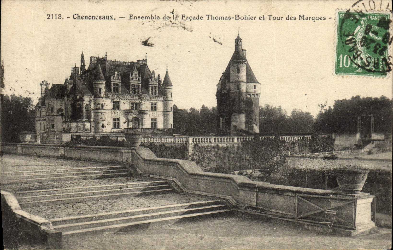 CPA Chenonceaux Ensemble De La Facade Thomas Bohier Et Tour Des Marques