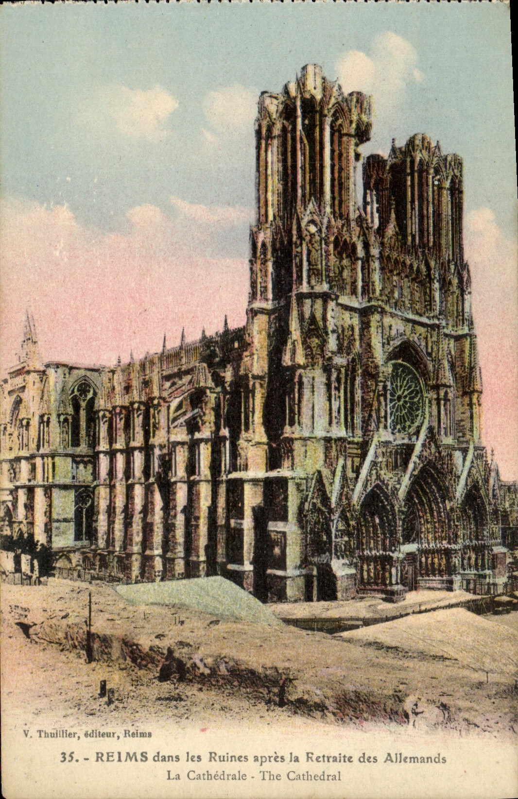 CPA Reims Dans Les Ruines Apres La Retraite Des Allemandes La Cathedrale Militaria