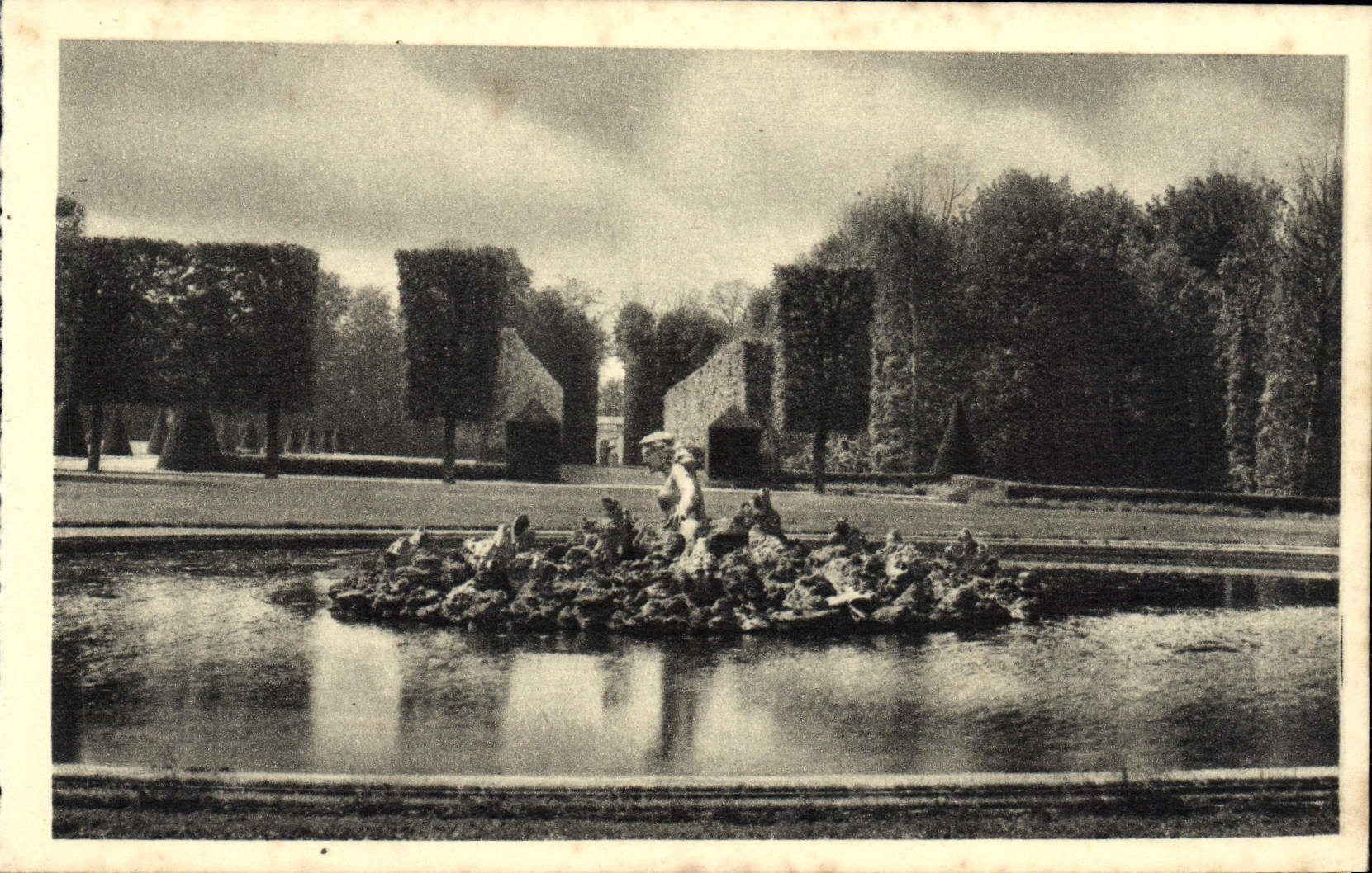 CPA Chateau De Champs Le Bassin