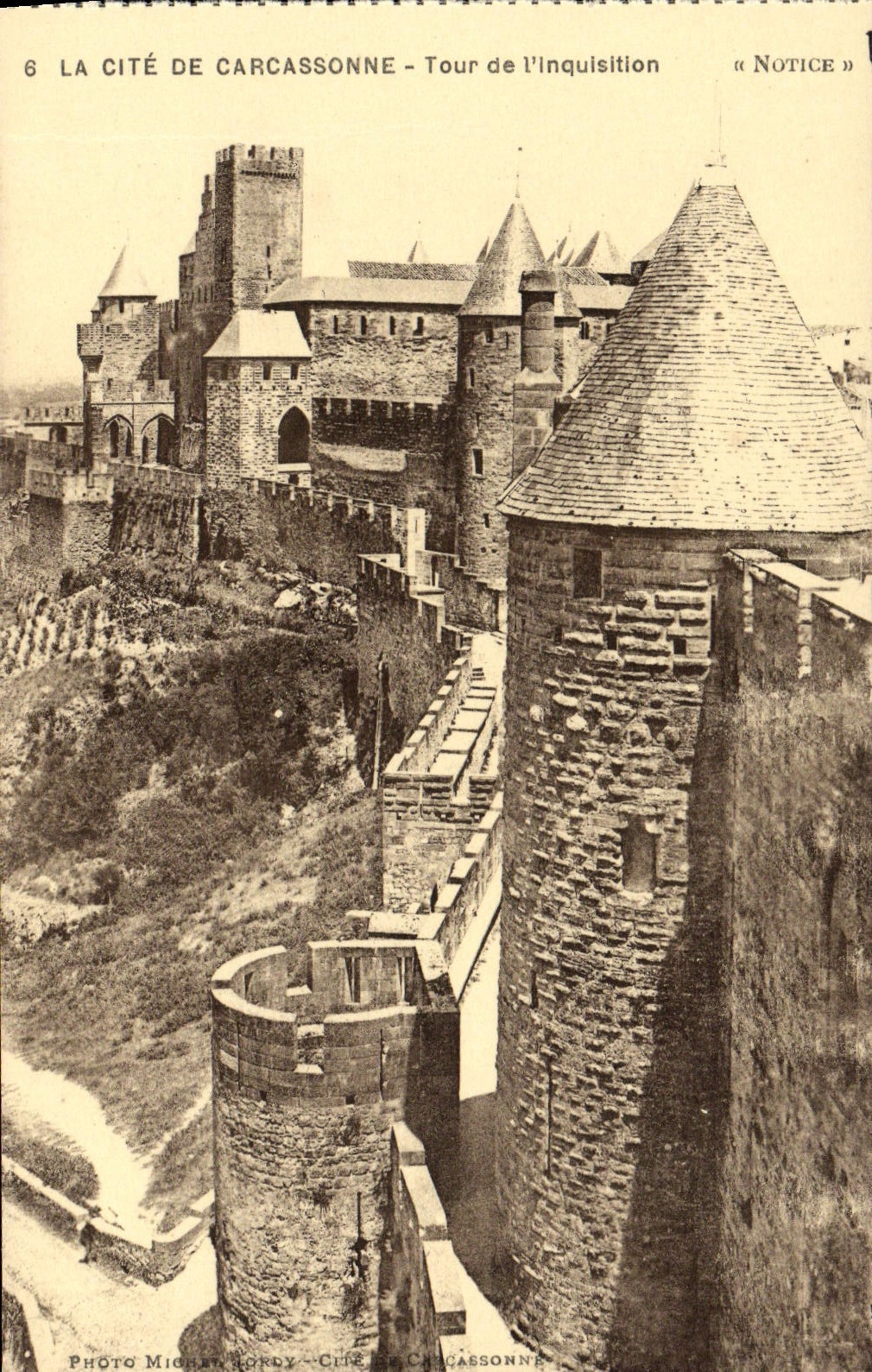 CPA La Cite De Carcassonne Tour De l'Inquisition