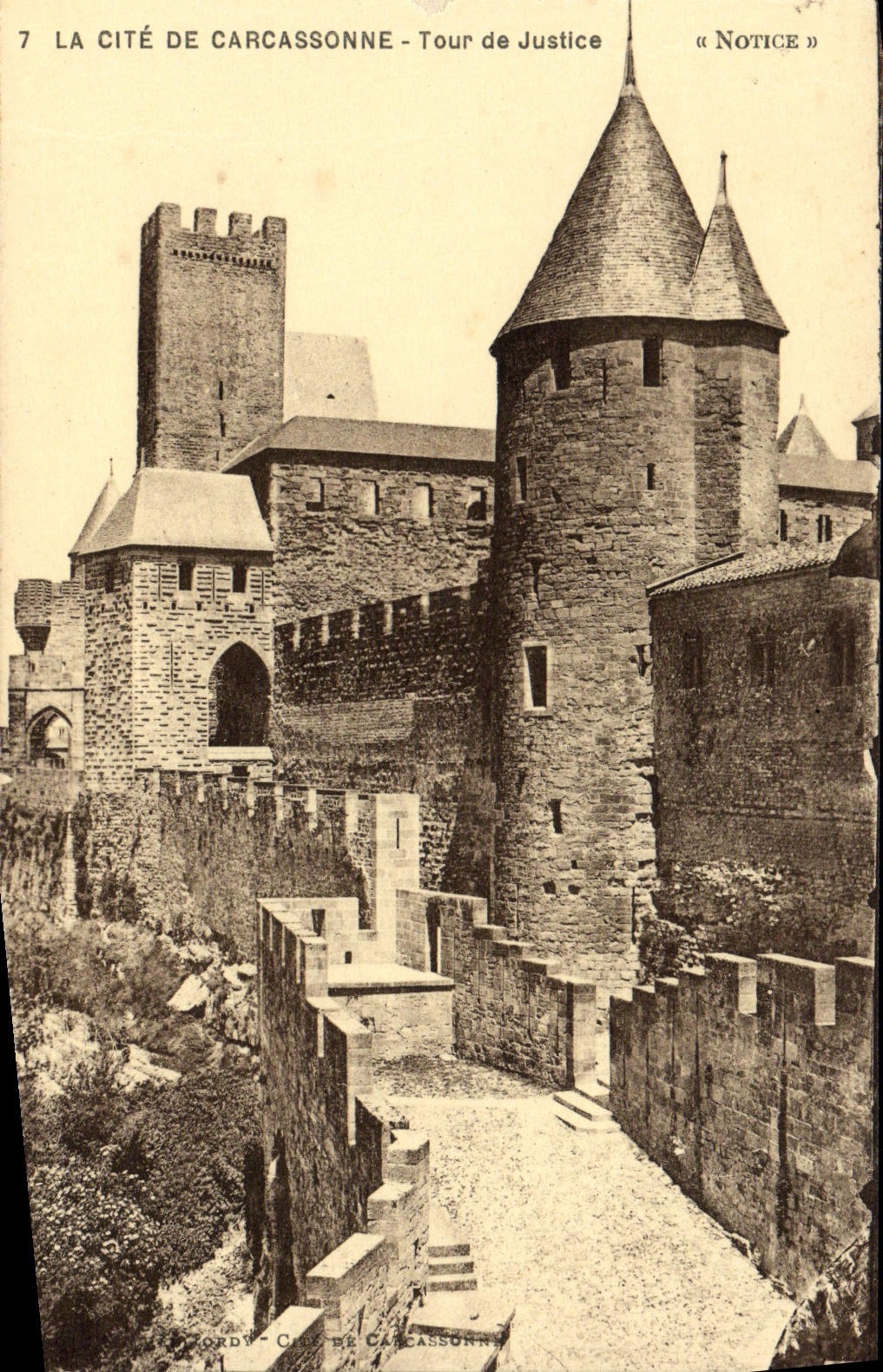 CPA La Cite De Carcassonne Tour De Justice