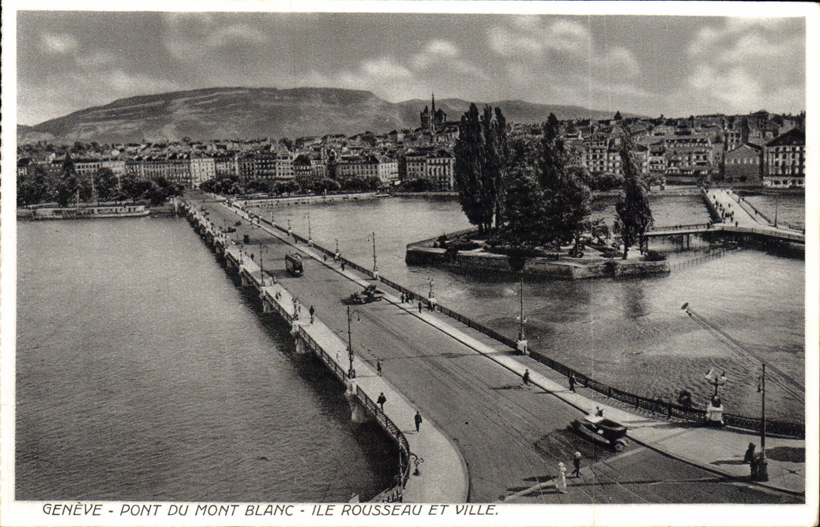 CPA Geneve Pont Du Mont Blanc Ile Rousseau Et Ville