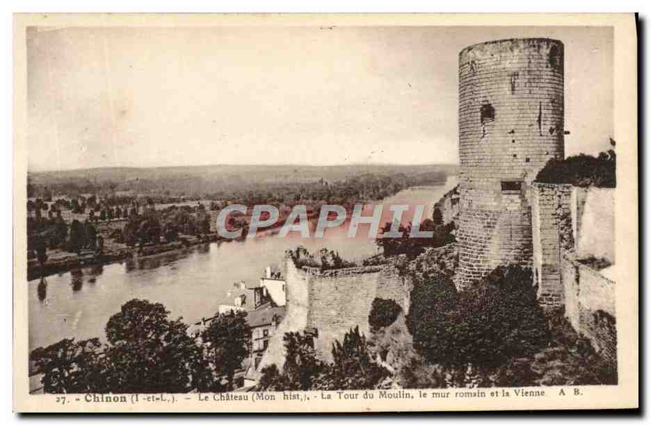 CPA Chinon Le chateau La tour Du Moulin le mur romain et la Vienne