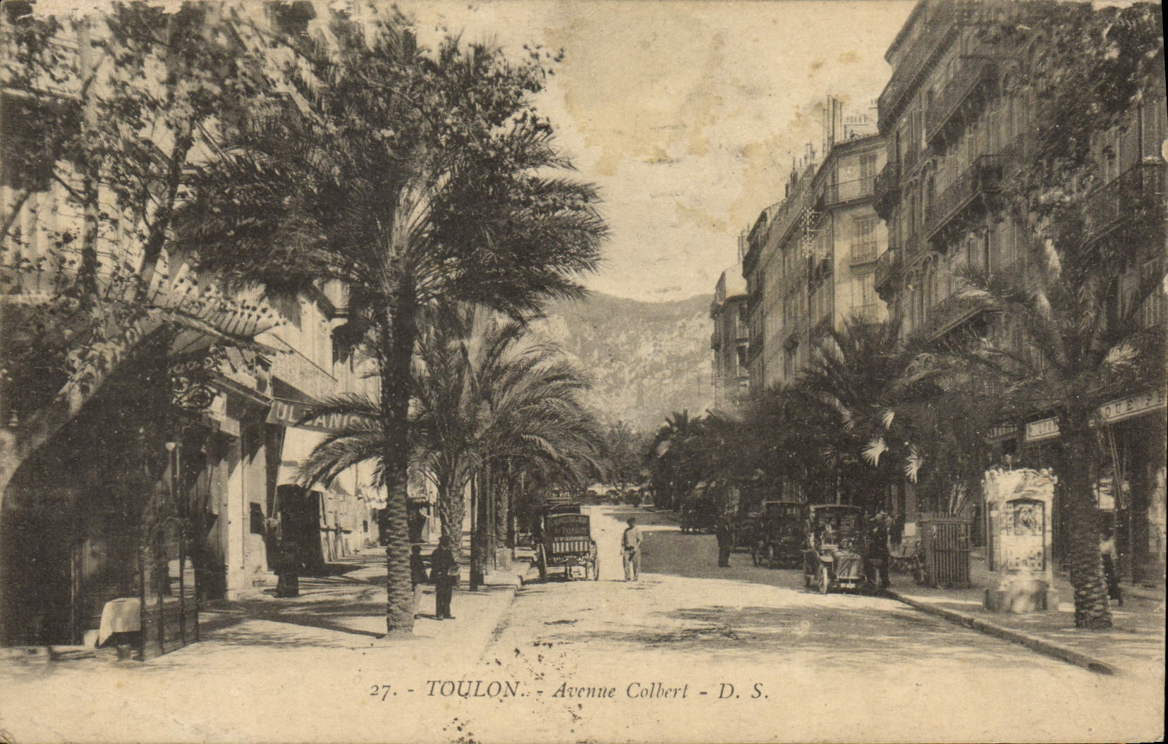 Toulon - Avenue Colbert — vue urbaine avec palmiers — D. S. n°27
