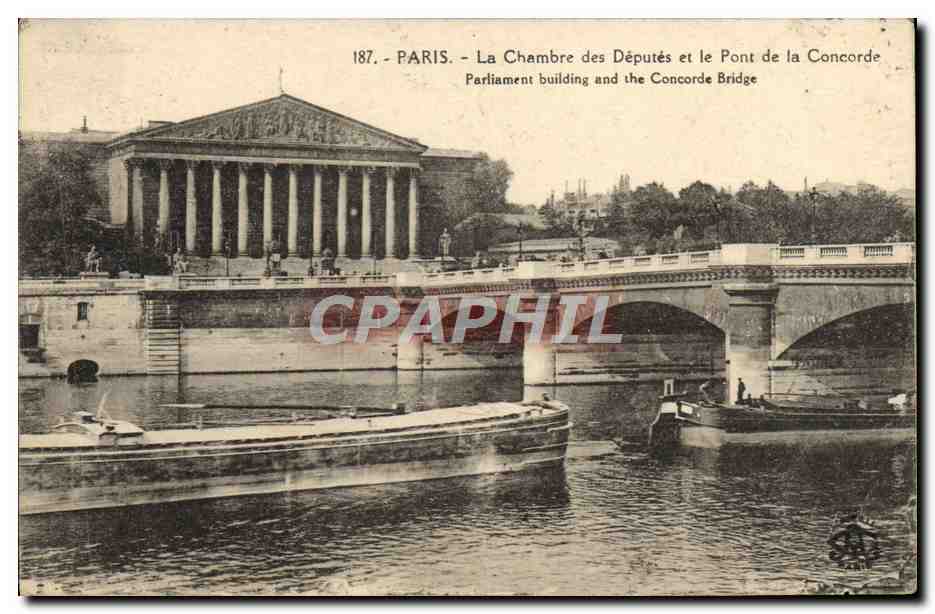 CPA Paris La Chambre des Deputes et le Pont de la Concorde Bateau Peniche 
