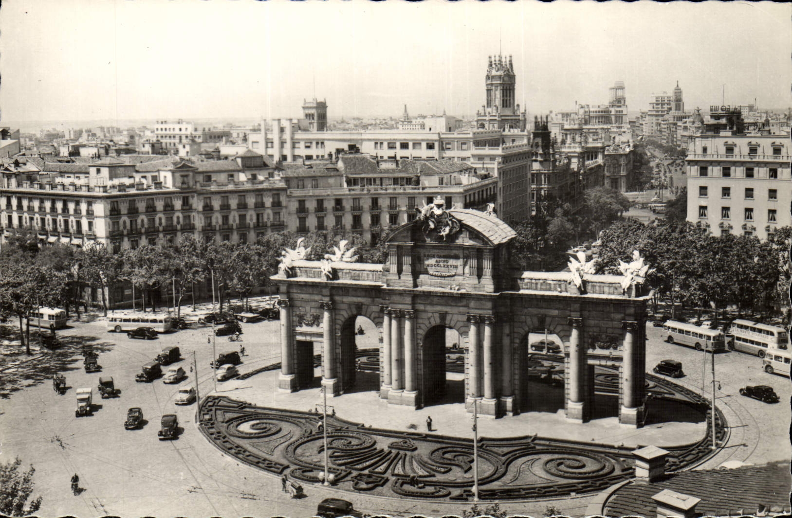 CPM Madrid Panoramica de la Perta de Alcala